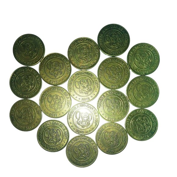 Chuck E Cheese Arcade Tokens Lot of 6 - 2003, 2004 Circulated - Picture 1 of 2
